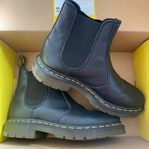 LIKE NEW DR. MARTENS